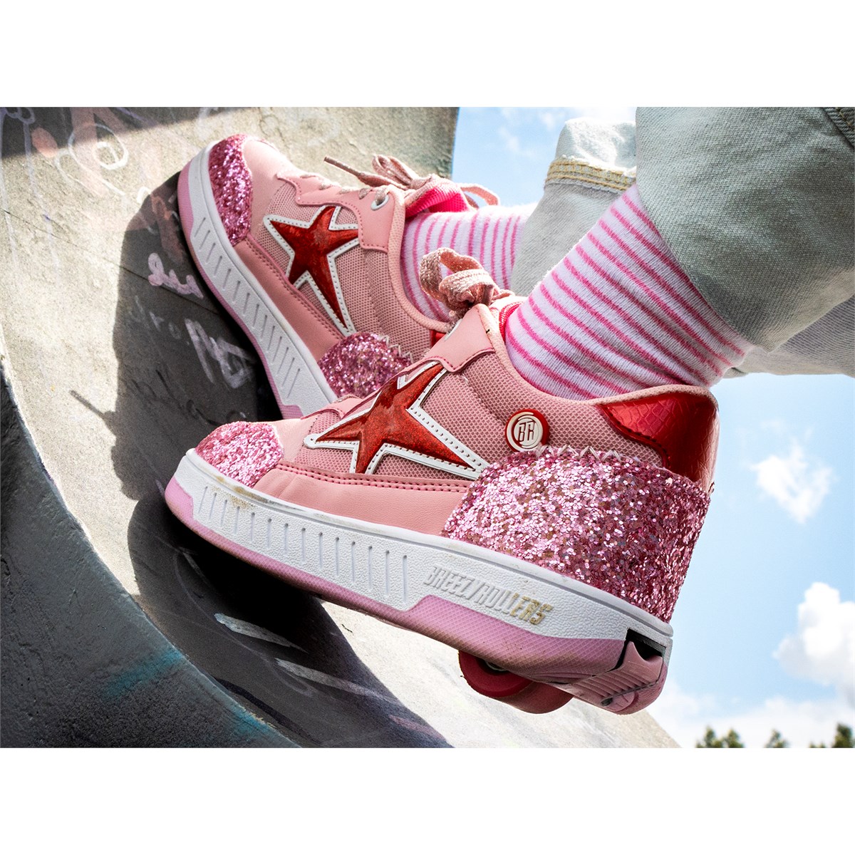 2231412 Breezy Rollers Star Pink Lifestyle 04